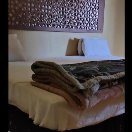 Hotel Malhotra Palace Ujjain Extérieur photo
