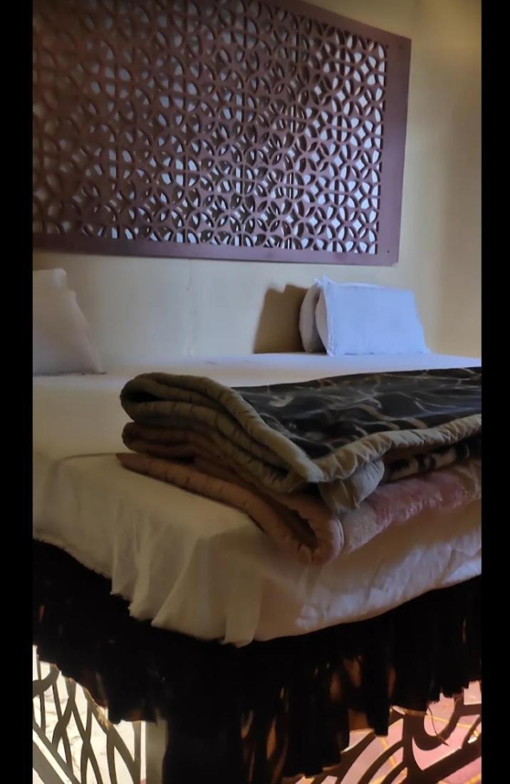 Hotel Malhotra Palace Ujjain Extérieur photo