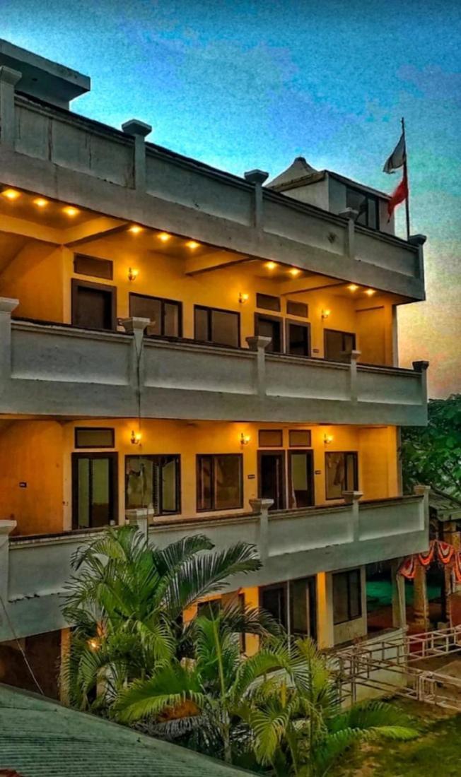 Hotel Malhotra Palace Ujjain Extérieur photo